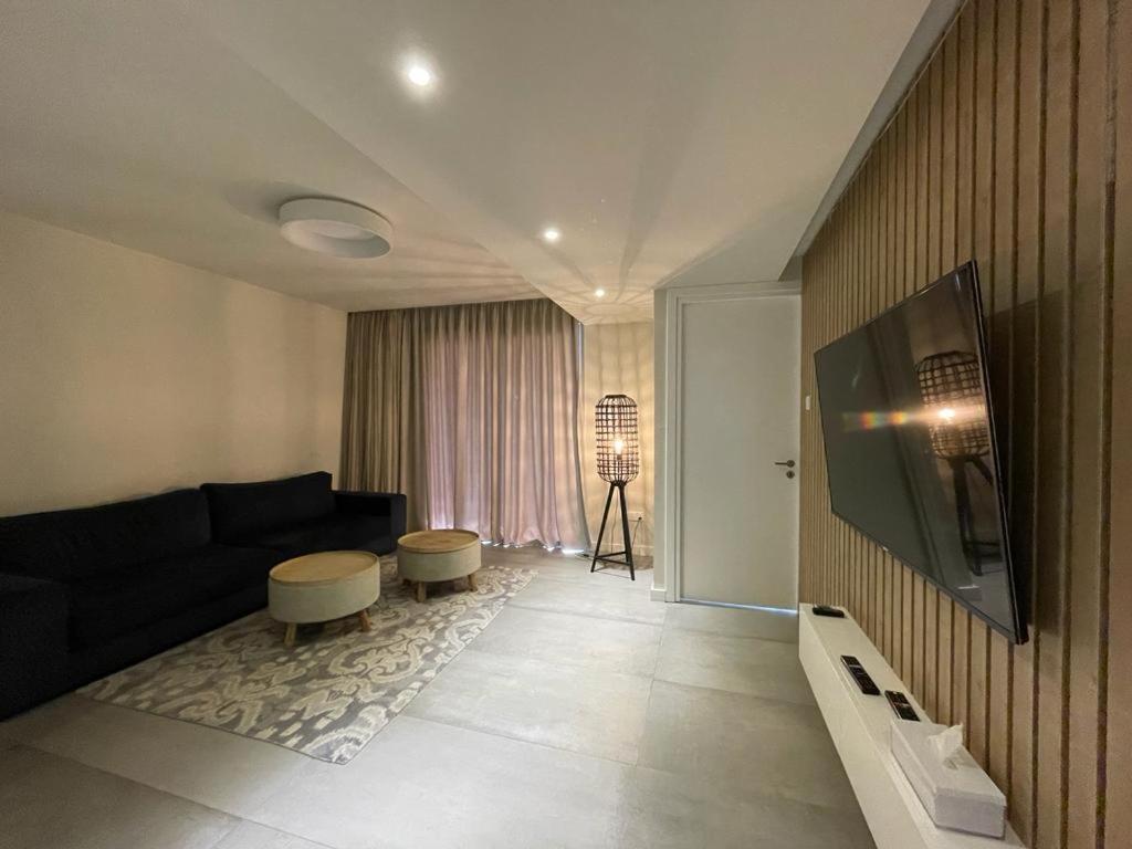 Central Business Suites Nicosia - Araouzou By Platform 357 Bagian luar foto
